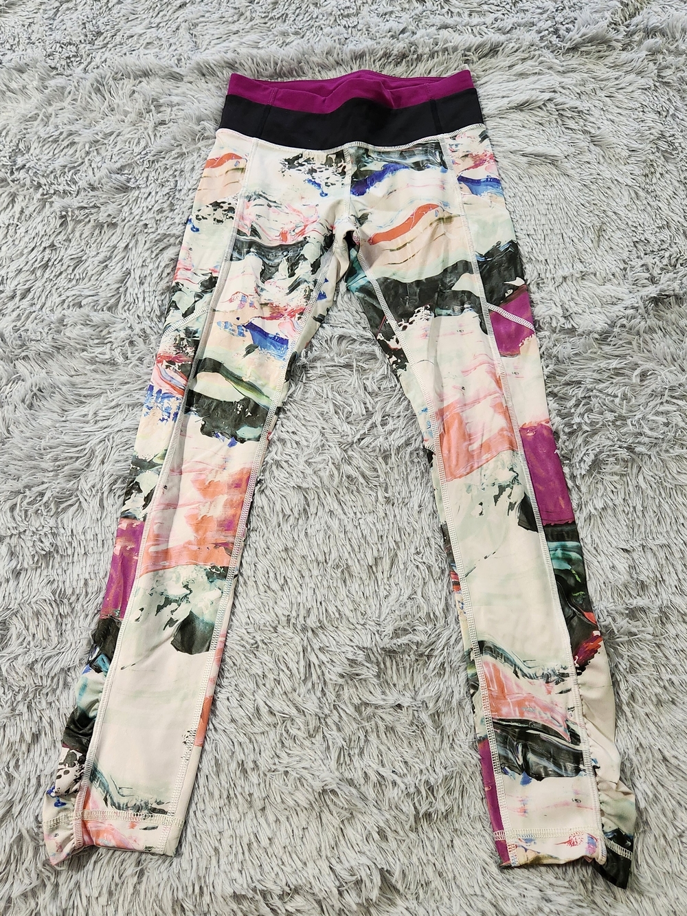 Lululemon White and Multicolor Abstract Print Ruched Full Length Leggings